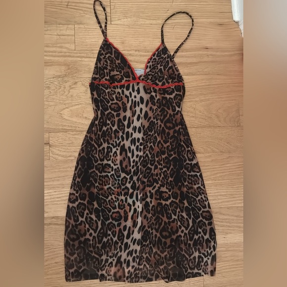 ASOS Design Leopard Print Slip Dress - Picture 2 of 4